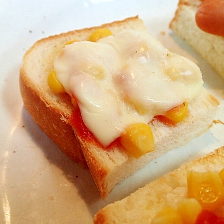 大蒜香る　コーンとチーズのミニトースト